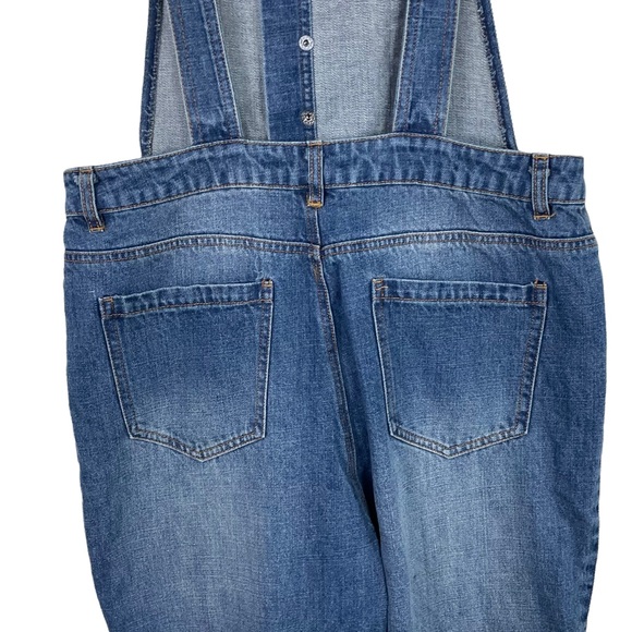 Forever 21 Contemporary Button Snap Ankle Cropped Overall Denim Jean Size Large - Picture 9 of 11